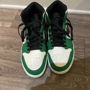 Jordan 1 Mid Pine Green size 8.5